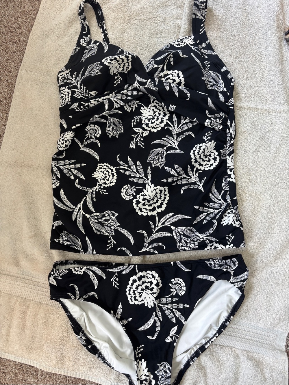 Lands' End Black & White Floral Tankini Set